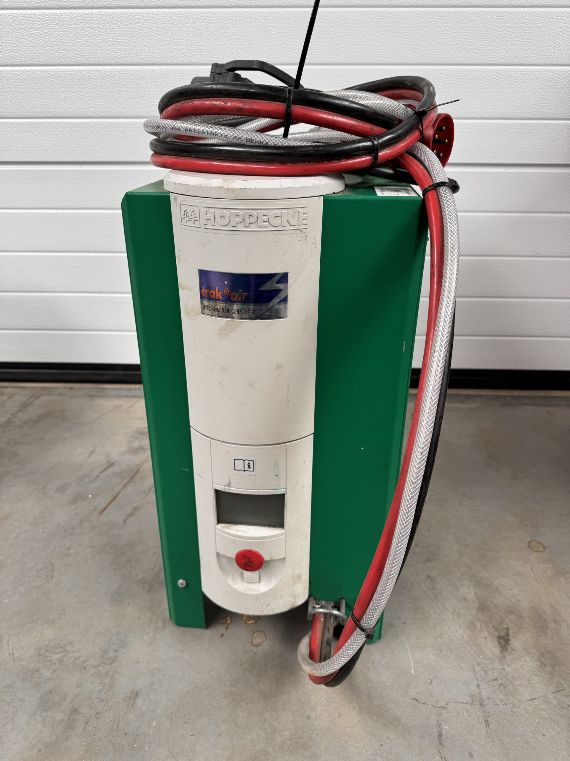 Acculader 80V 80A HF trak air