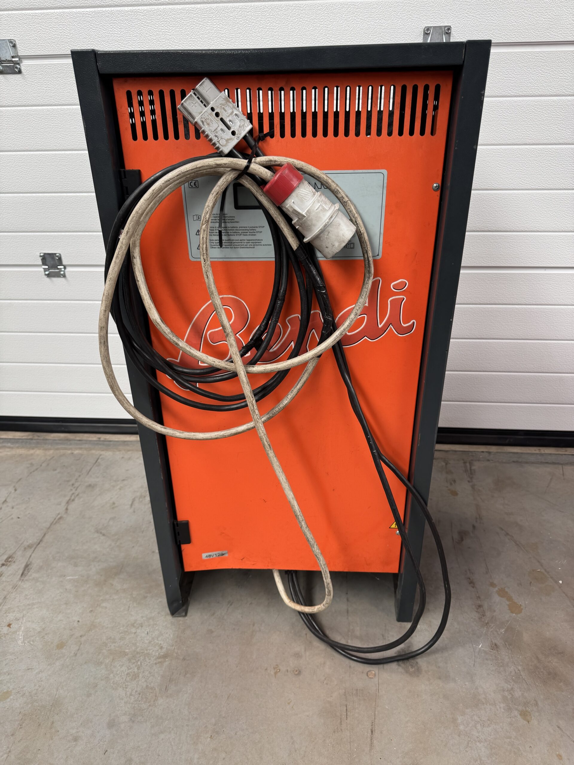 Acculader 48V 120A