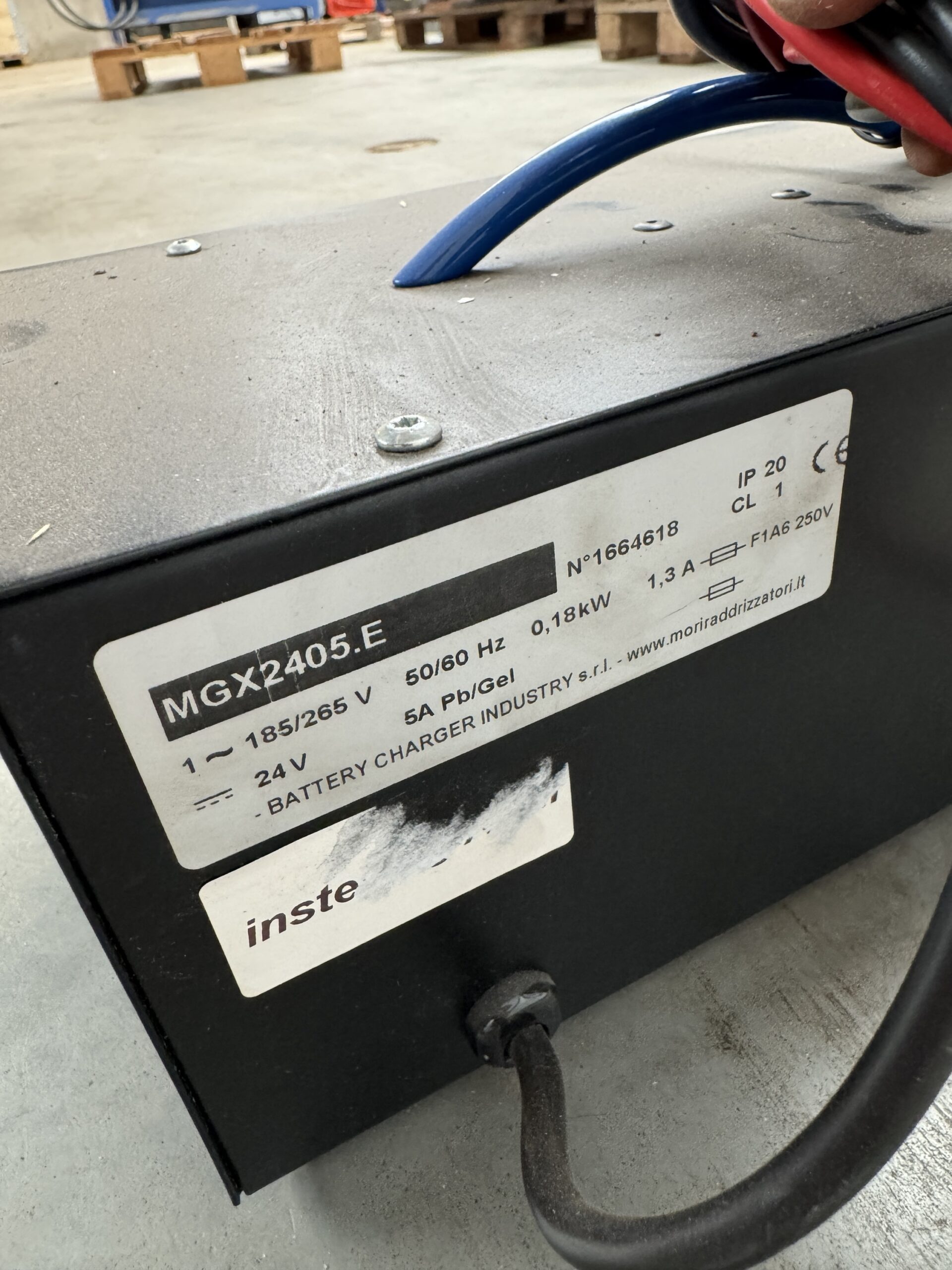 Acculader 24V 5A - Afbeelding 2